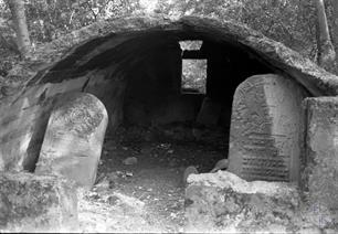 Tombstones in ohel of Rabbi Tzvi Hirsh, 1999