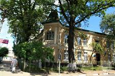 В Самборе сохранилось много симпатичных сецессийных вилл, особенно их много на ул. Стебельского В Самборе сохранилось много симпатичных сецессийных вилл, особенно их много на ул. Стебельского