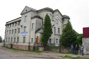 The building of the former synagogue in Sniatyn, 2016