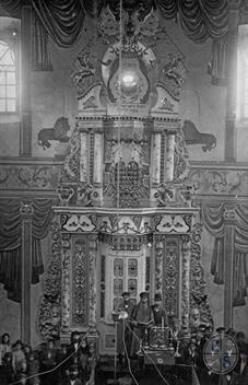 Паволочь, арон-кодеш Паволочь, арон-кодеш