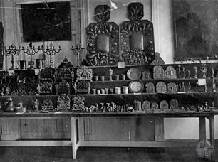 Выставка предметов, привезенных из экспедиции. Санкт-Петербург, 1914 Выставка предметов, привезенных из экспедиции. Санкт-Петербург, 1914