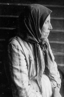 Пожилая женщина Пожилая женщина
