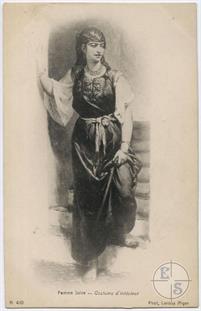 г. Алжир (столица Алжира). Еврейская женщина в домашней одежде г. Алжир (столица Алжира). Еврейская женщина в домашней одежде