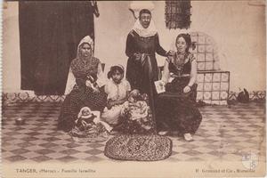Танжер, Марокко. Еврейская семья. Изд-во H. Grimaud et Cie, Марсель, Франция Танжер, Марокко. Еврейская семья. Изд-во H. Grimaud et Cie, Марсель, Франция