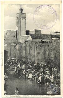 Сефру, окресности Феса, Марокко, 1915. Еврейские женщины стирают белье в вади Сефру, окресности Феса, Марокко, 1915. Еврейские женщины стирают белье в вади