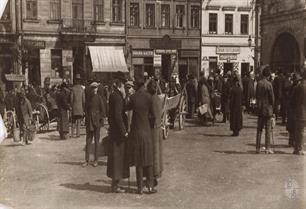 Жешув. Рынок с магазинами: «Obadia Kalter», «Herman Spielman» и «Chaim Teitelbaum»