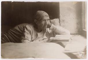 Варшава. Хана Кольски, 106 лет. Каждый вечер она говорит «Видуй» и ест печенье на десерт. Ее 80-летний сын в Америке не верит, что его мать жива