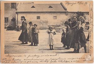 Евреи на улице. Жешув, 1899-1900 Евреи на улице. Жешув, 1899-1900
