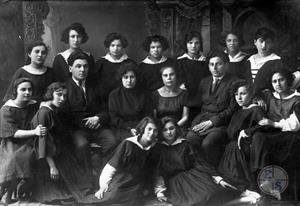 Первый выпуск профессиональной школы ОРТа. Вилькомир, Литва. 1920-е гг. Первый выпуск профессиональной школы ОРТа. Вилькомир, Литва. 1920-е гг.