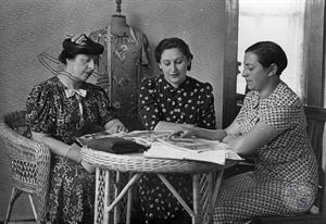 Швейный класс в ремесленном училище ОРТа. [Ковно, Литва]. 1938 г.