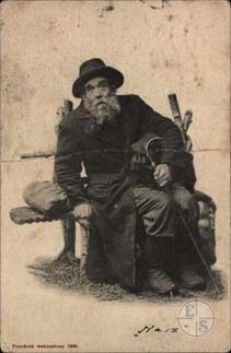 Станиславов. Старый еврей на скамейке, 1906 Станиславов. Старый еврей на скамейке, 1906