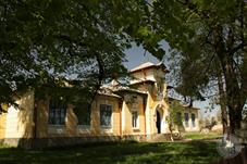 Школа в старинном особняке Школа в старинном особняке