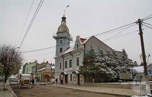 Сторожинецкая ратуша является второй по высоте на Буковине после черновицкой Сторожинецкая ратуша является второй по высоте на Буковине после черновицкой