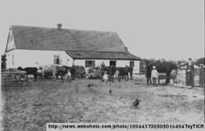 Двор Берела Комисарука в колонии Графская, 1906 г. Двор Берела Комисарука в колонии Графская, 1906 г.