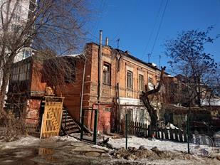 Домик в глубине двора Домик в глубине двора