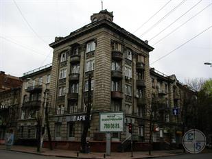 Сталинка на углу Сталинка на углу