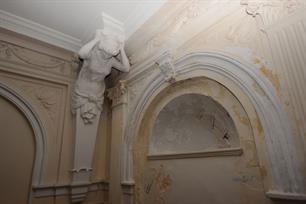 Таких кариатид в городе единицы Таких кариатид в городе единицы