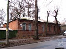 Угол Гончара - Гусенка. Дом с украшениями эпохи модерна Угол Гончара - Гусенка. Дом с украшениями эпохи модерна