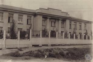 Поліклініка 9 лікарні на Мануйлівському проспекті Поліклініка 9 лікарні на Мануйлівському проспекті