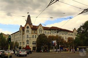 Сейчас здесь отель Украина Сейчас здесь отель Украина