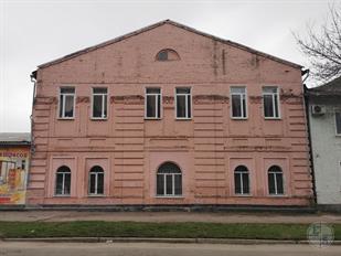 Бывшая синагога сейчас используется как производственное здание Бывшая синагога сейчас используется как производственное здание