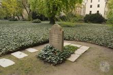 Восстановленная могила М. Мендельсона Восстановленная могила М. Мендельсона