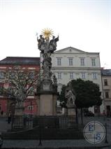 Скульптура "Пресвятая троица", по совместительству - чумной столб, 1729 г. Скульптура "Пресвятая троица", по совместительству - чумной столб, 1729 г.