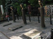Здесь все равны... Здесь все равны...