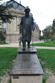 Кого только не встретишь в Париже. Вот Черчиль, идет гулять по мосту Александра Второго Кого только не встретишь в Париже. Вот Черчиль, идет гулять по мосту Александра Второго