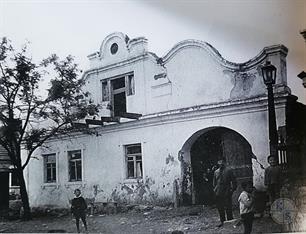 Бывший еврейский заезд, 1930. Фото П.Жолтовского Бывший еврейский заезд, 1930. Фото П.Жолтовского