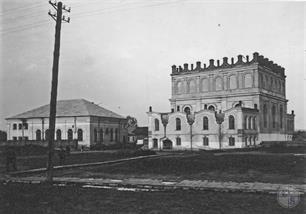 Near the synagogue of Sholom Rokeah there was a beit midrash Near the synagogue of Sholom Rokeah there was a beit midrash