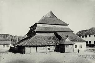 Wooden synagogue in Hvizdeys