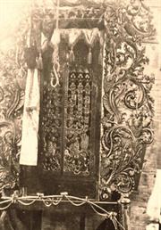 Aron Kodesh - Wardrobe with Torah Scrolls