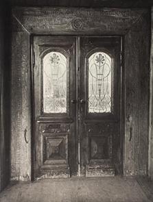 From the inside the door is no less impressive From the inside the door is no less impressive