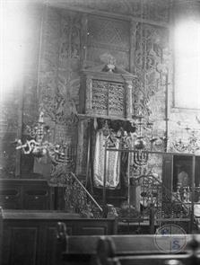 Richly decorated Aron Kodesh