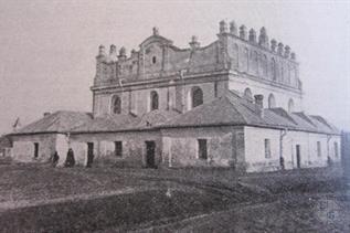 Synagogue in Leshniv, 1914. The building was destroyed in 1950-60