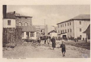 Jewish neighborhood. On the right - 3-floors Great Synagogue, on the left - Aizerner kloyz Jewish neighborhood. On the right - 3-floors Great Synagogue, on the left - Aizerner kloyz
