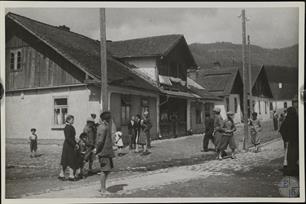 Skole, street in the Jewish quarter. Photo of Józef Tężycki, 1937