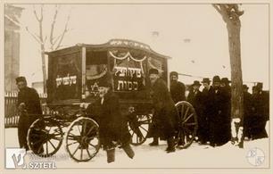 The funeral procession in Stryy. Photo of 1915
