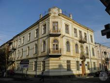 Str. Valova, 11 Str. Valova, 11