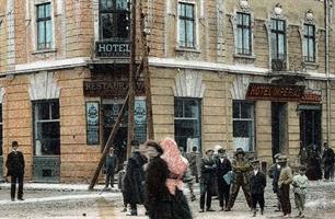 The inscription "Restaurant Kosher" is visible above the entrance to Hotel Imrerial