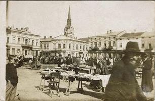 Jews in the market in Stryy, 1916