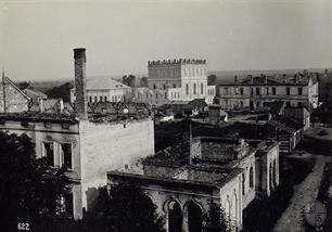 Destroyed Belz during the First World War. In the foreground is the Palace of Rebbe, behind him - Great Synagogue, to the right of her - Beit Midrash Destroyed Belz during the First World War. In the foreground is the Palace of Rebbe, behind him - Great Synagogue, to the right of her - Beit Midrash