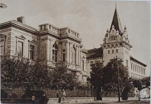 Building with a tower - a former court