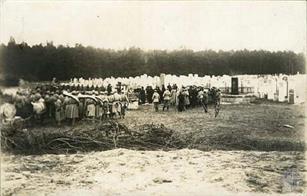 Consecration of the grave of the Jewish Hussar cadet Andreas Rosental, 1914-1915 Consecration of the grave of the Jewish Hussar cadet Andreas Rosental, 1914-1915