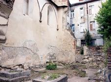 Сейчас от Розы осталась только одна стена Сейчас от Розы осталась только одна стена