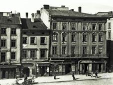 Площадь Рынок, 1920. Справа виден ресторан "Атляс" Площадь Рынок, 1920. Справа виден ресторан "Атляс"