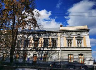 Этот корпус Дома престарелых на предыдущей открытке виден на переднем плане Этот корпус Дома престарелых на предыдущей открытке виден на переднем плане