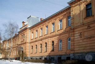Бывшая школа-интернат. Фото Википедии Бывшая школа-интернат. Фото Википедии