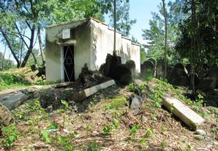 Ohel of Rabbi Issachar Ber Leifer of Nadvorna in the Jewish Cemetery, 2010